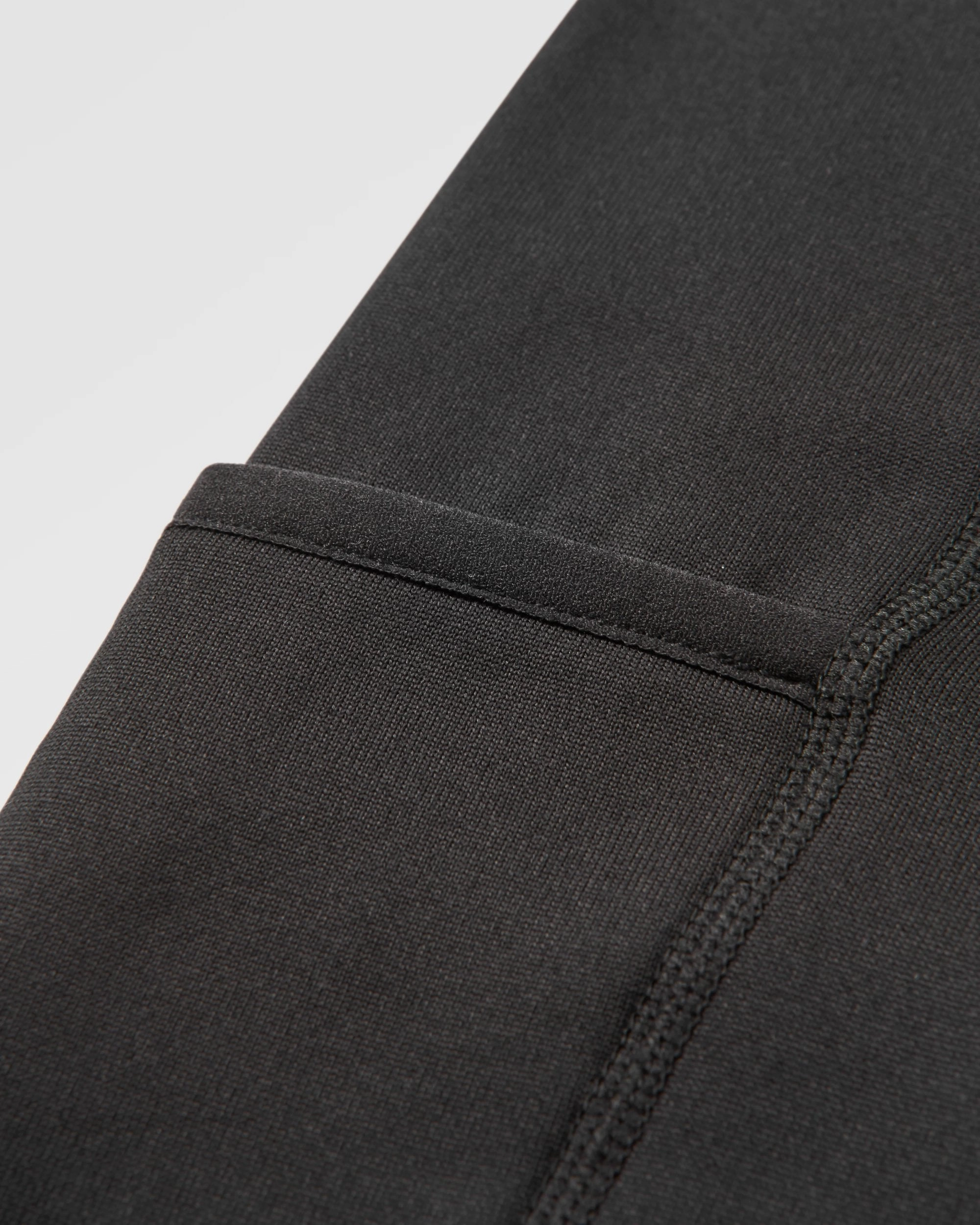 Solitude Recycled Polartec? Legging - Black Recycled fibers Reinforced Pockets