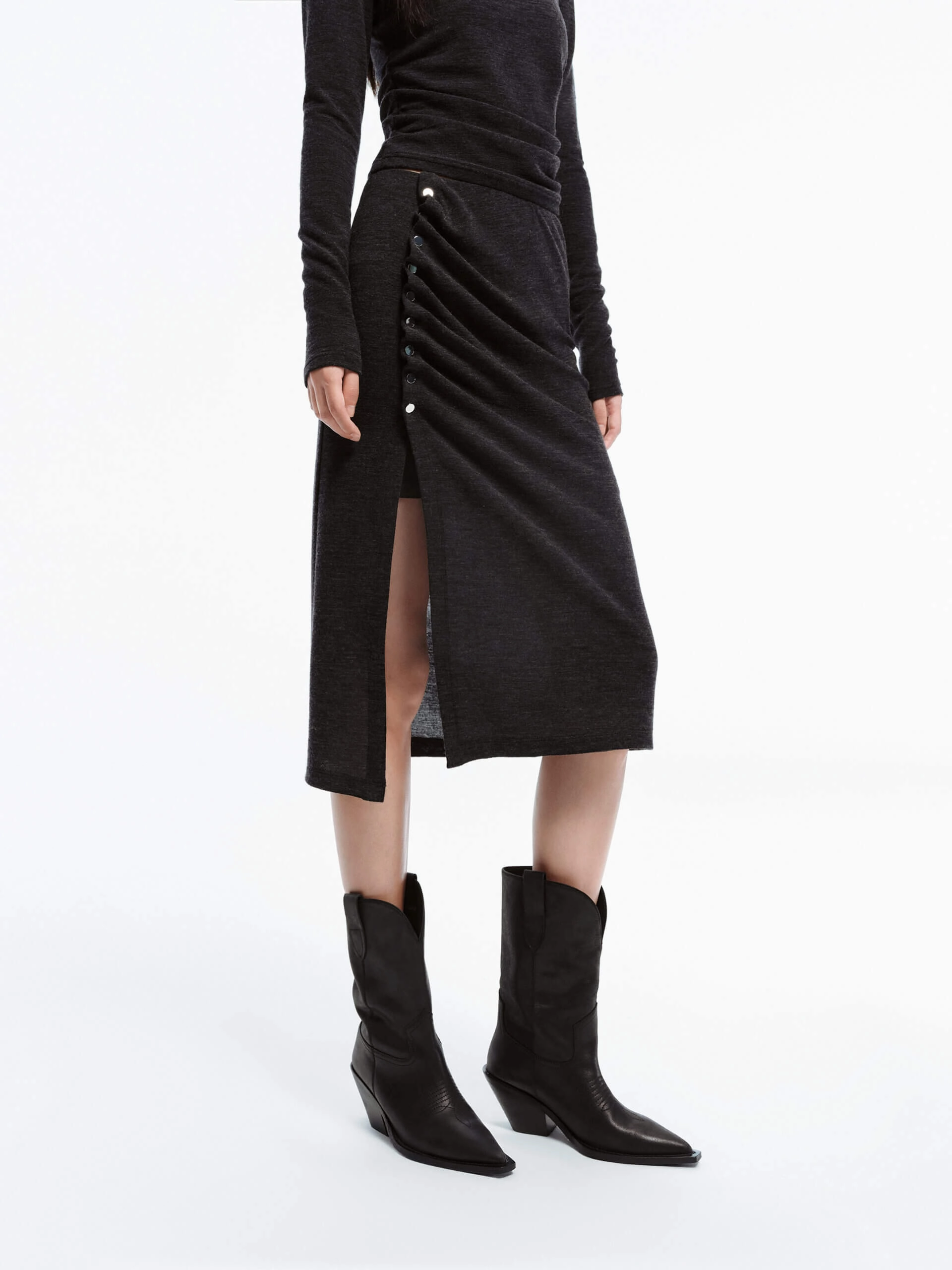 Airy Comfort Side Slit Pleated Skirt