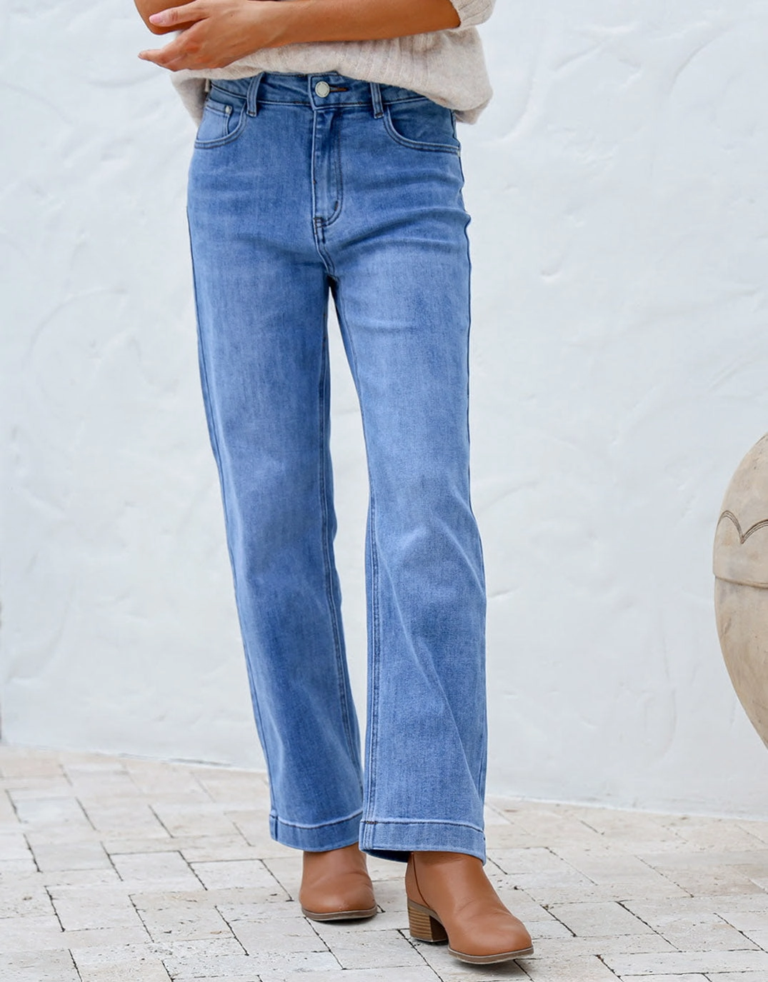 Stretch Straight Leg Jean - Light Mid Blue Foundation Piece Hidden Rivet Details