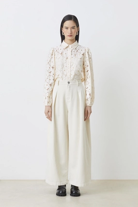 stain resistant coating Flexible Knee Articulation SUNCOO Rim Trousers in Off White