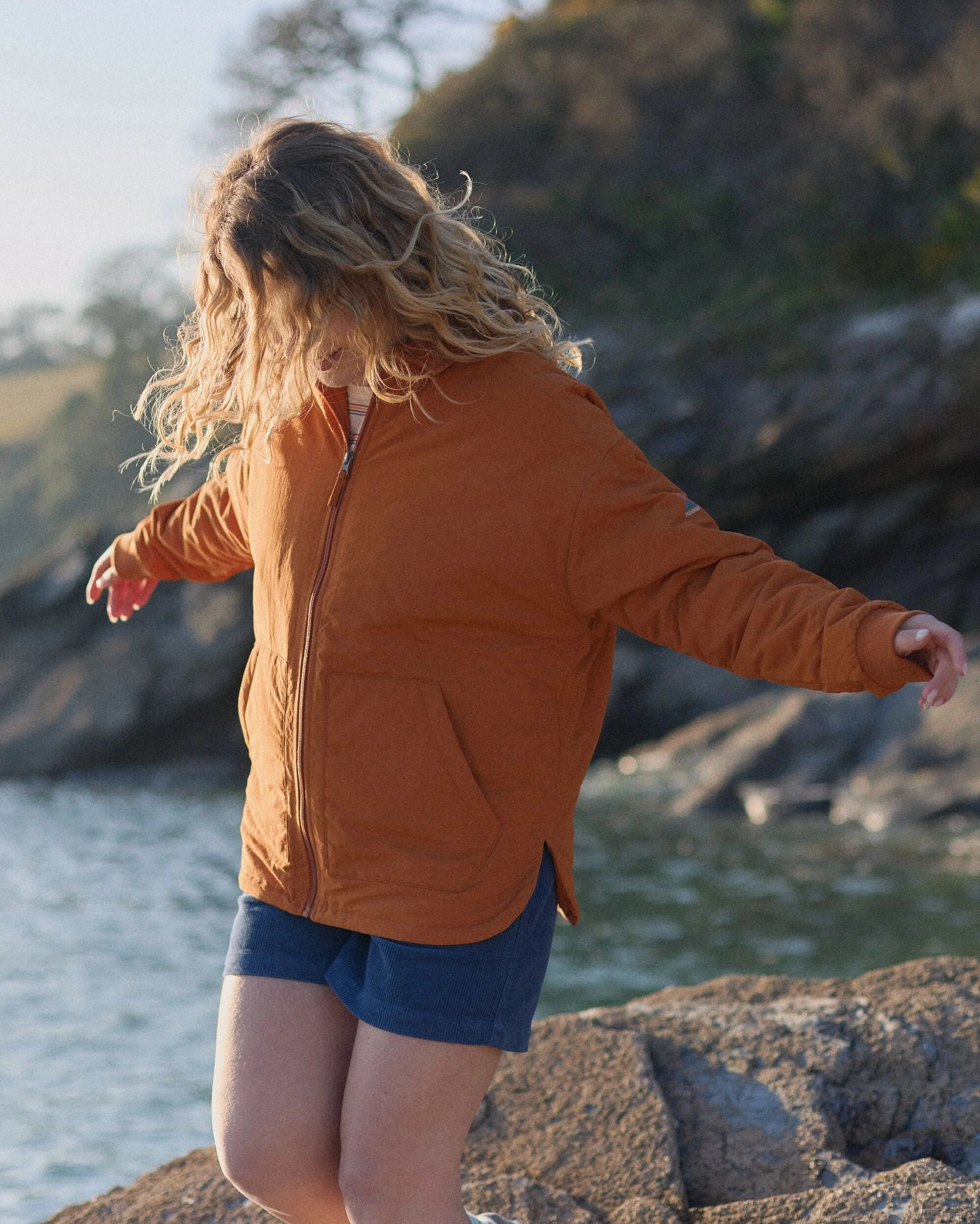 Ergonomic Tailoring Non Restrictive Movement Cut Tasi Recycled Insulated Jacket - Sunset Orange