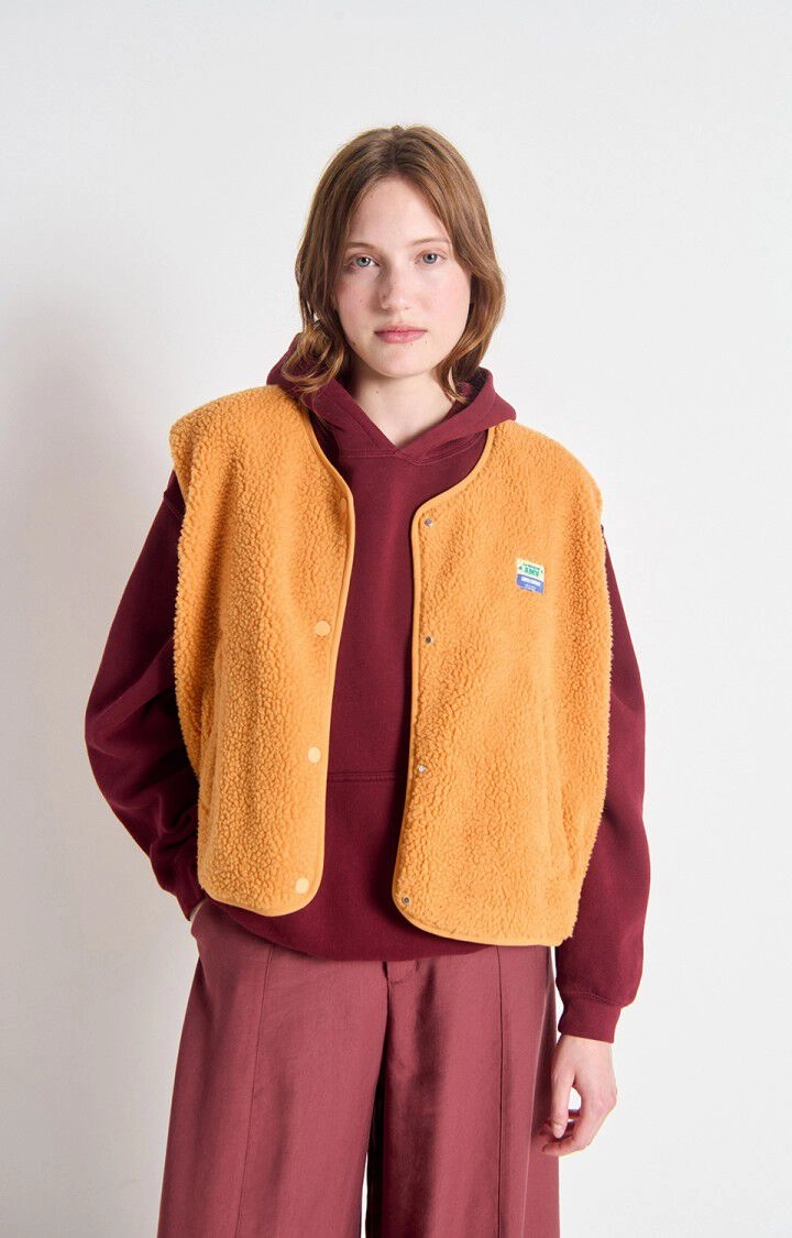 Easy Care Machine Washable Secure Chest Pocket American Vintage Hoktown Fleece Gilet in Nectarine
