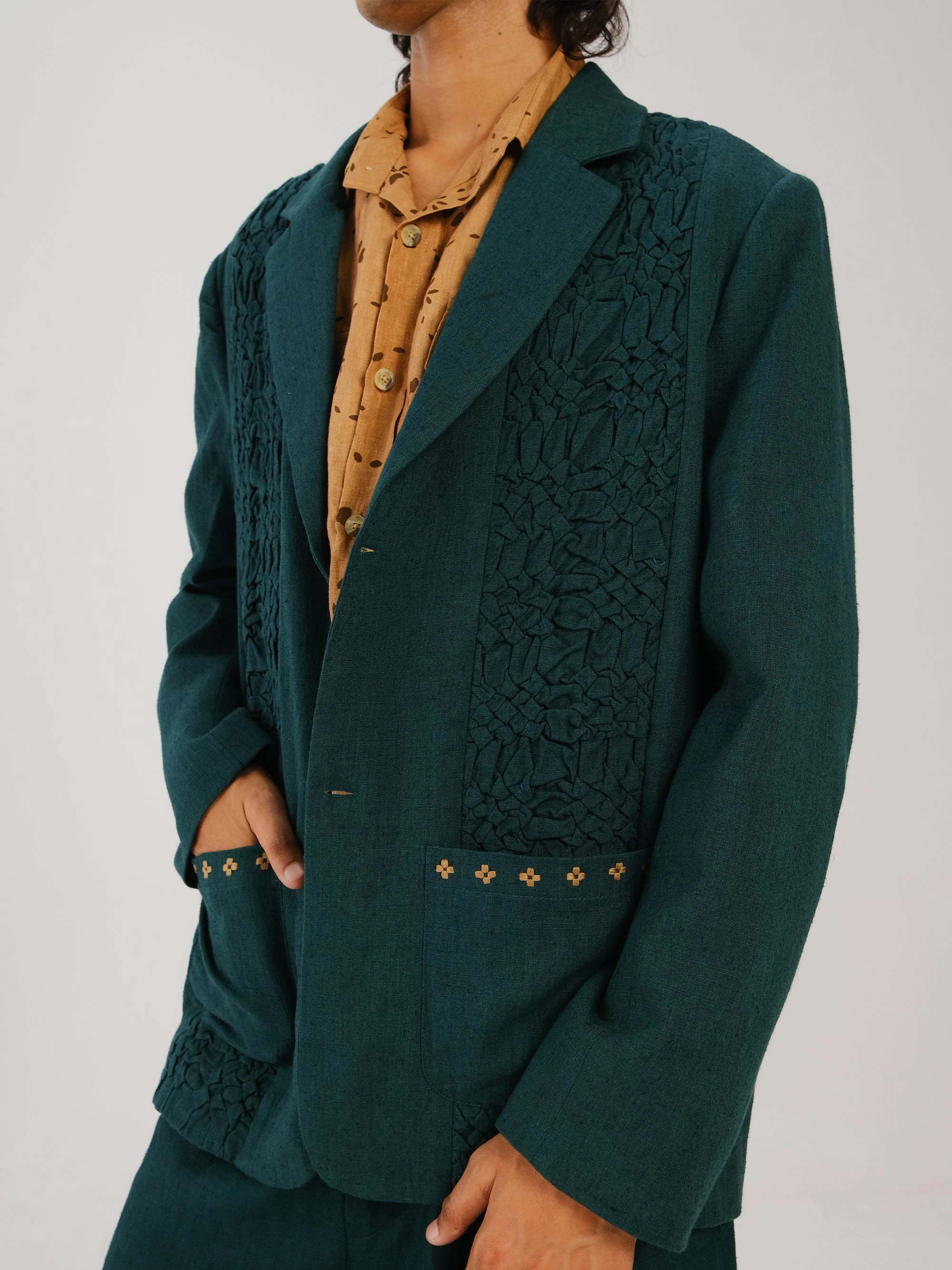 Essential City Look Front Smocked Blazer