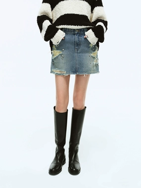 Classic Touch Editorial Look Crystal Detail Mini Skirt