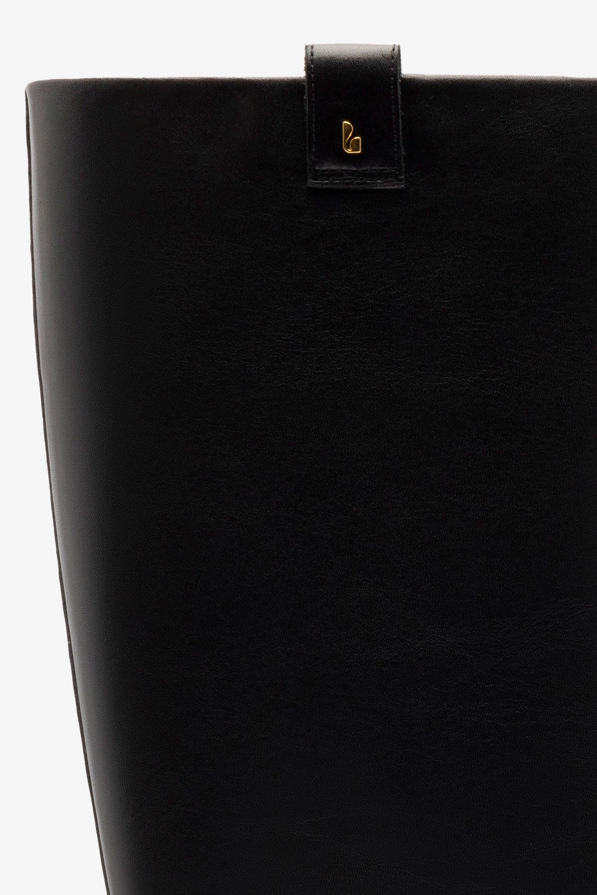 Reinforced Form Weekend Camping Alexis Flat Boot In Black Leather