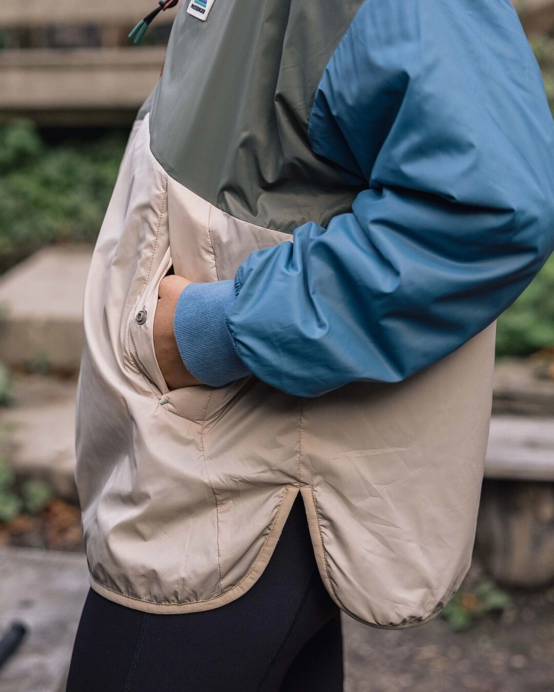 Flexible Fit StretchFit Silhouette Moonlight Recycled Insulated Anorak - Dusty Olive