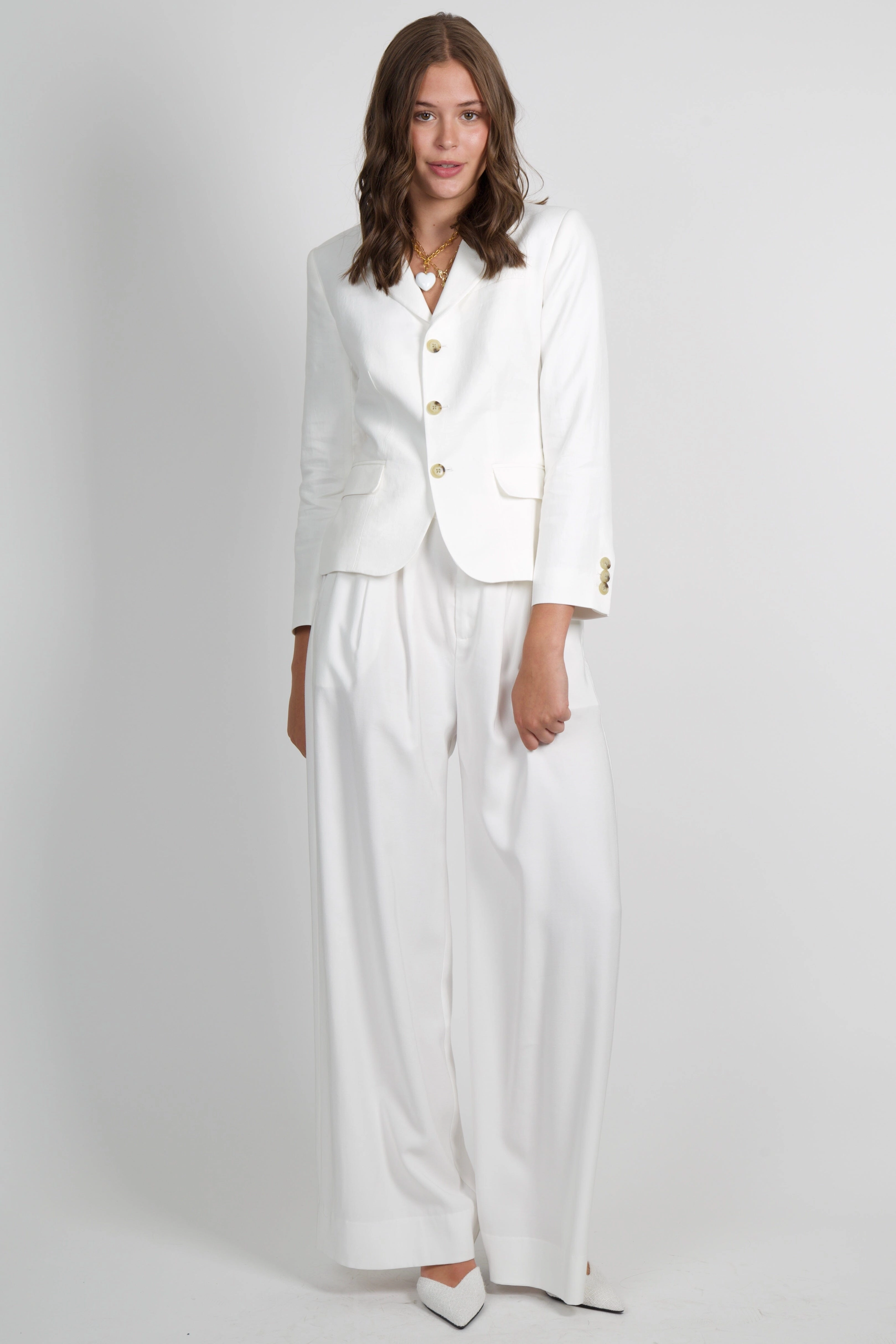 FRAME | The Linen Smart Blazer - White Reflective Detailing Neutral Tones Look