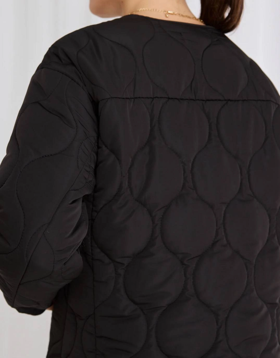 Apex Puffer Jacket - Black Thermal regulation Minimalist Style