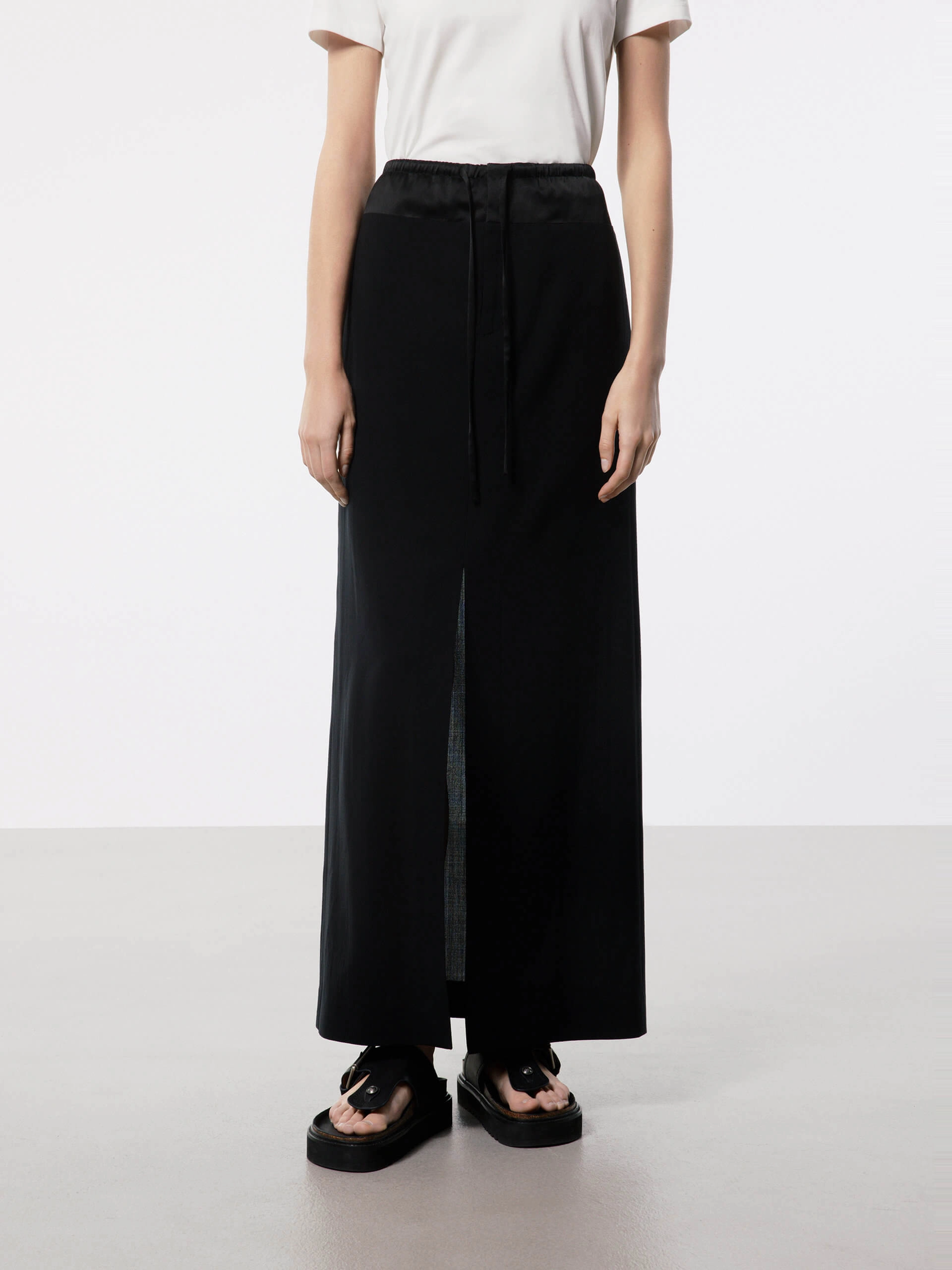 Seamless Edging Crisscross Back Front Slit Straight Skirt