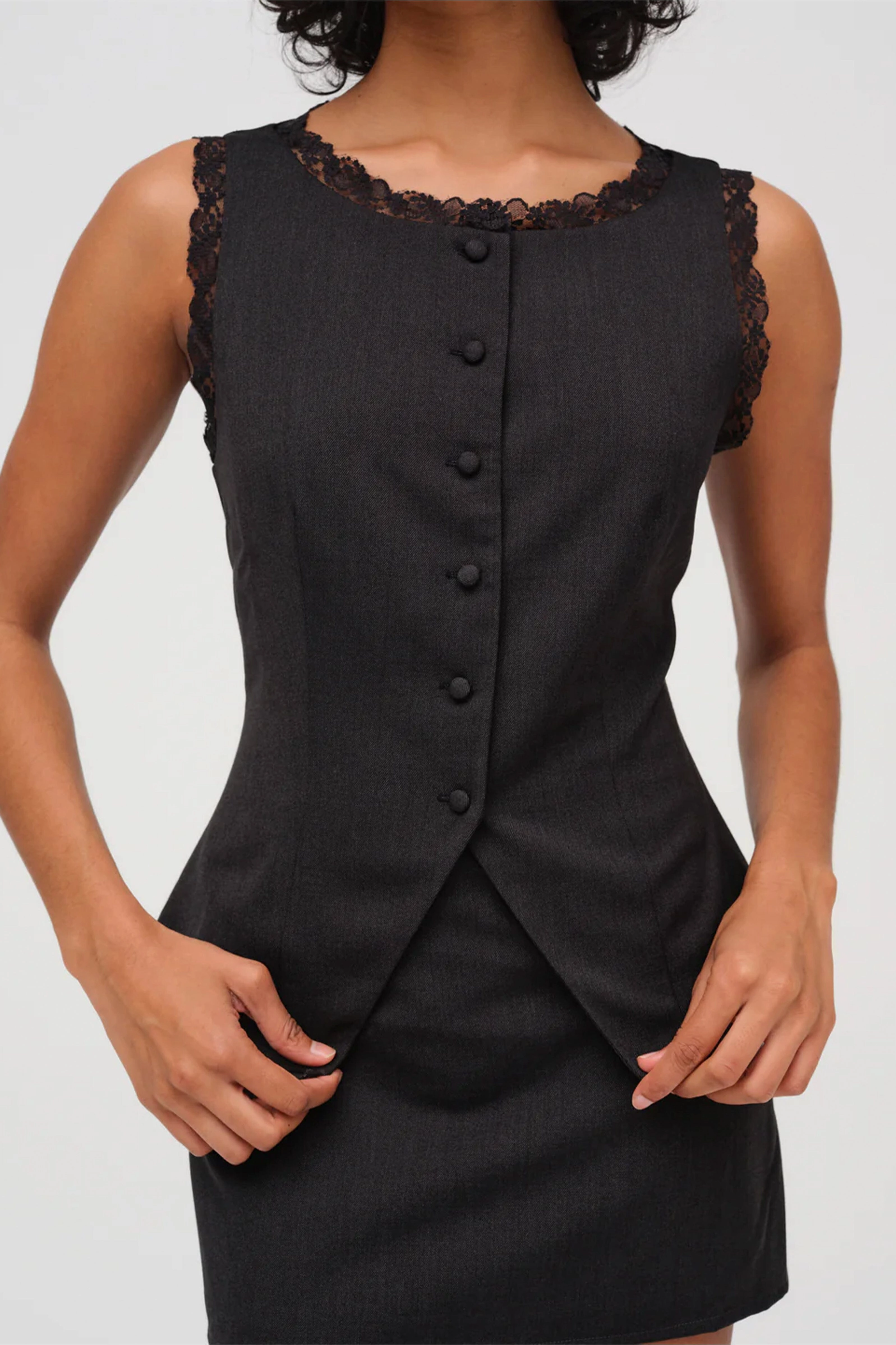 Relaxed Movement Gender Inclusive FOR LOVE & LEMONS | Shawna Vest - Black