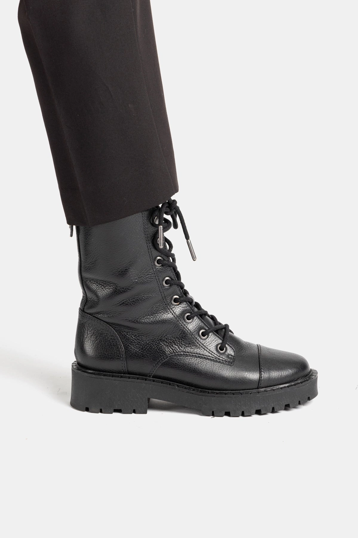 Subtle Aesthetic Construction Ready Trinity Boot In Black Leather