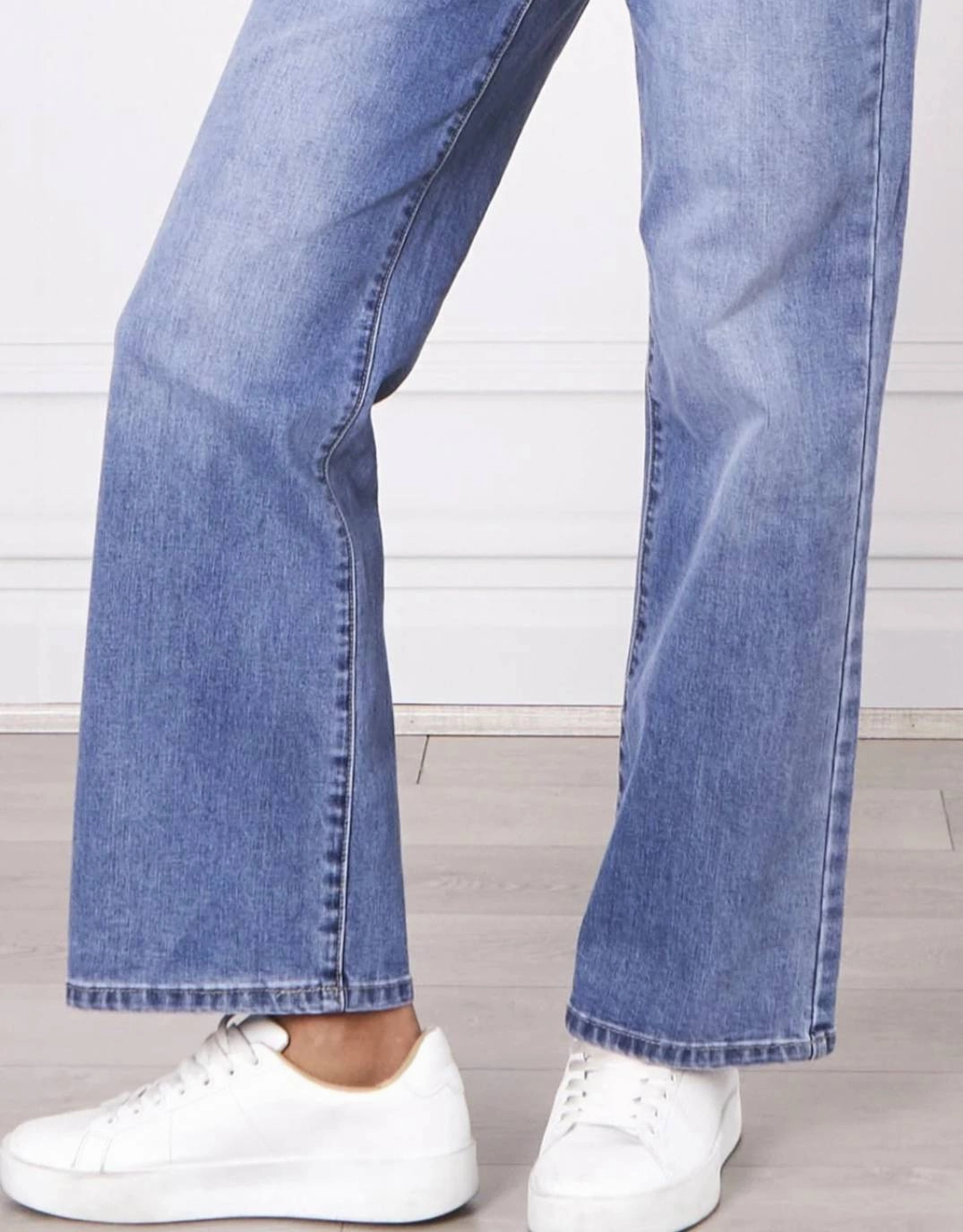 Smart Comfort Urban Casual Demi Straight Leg Jeans - Blue