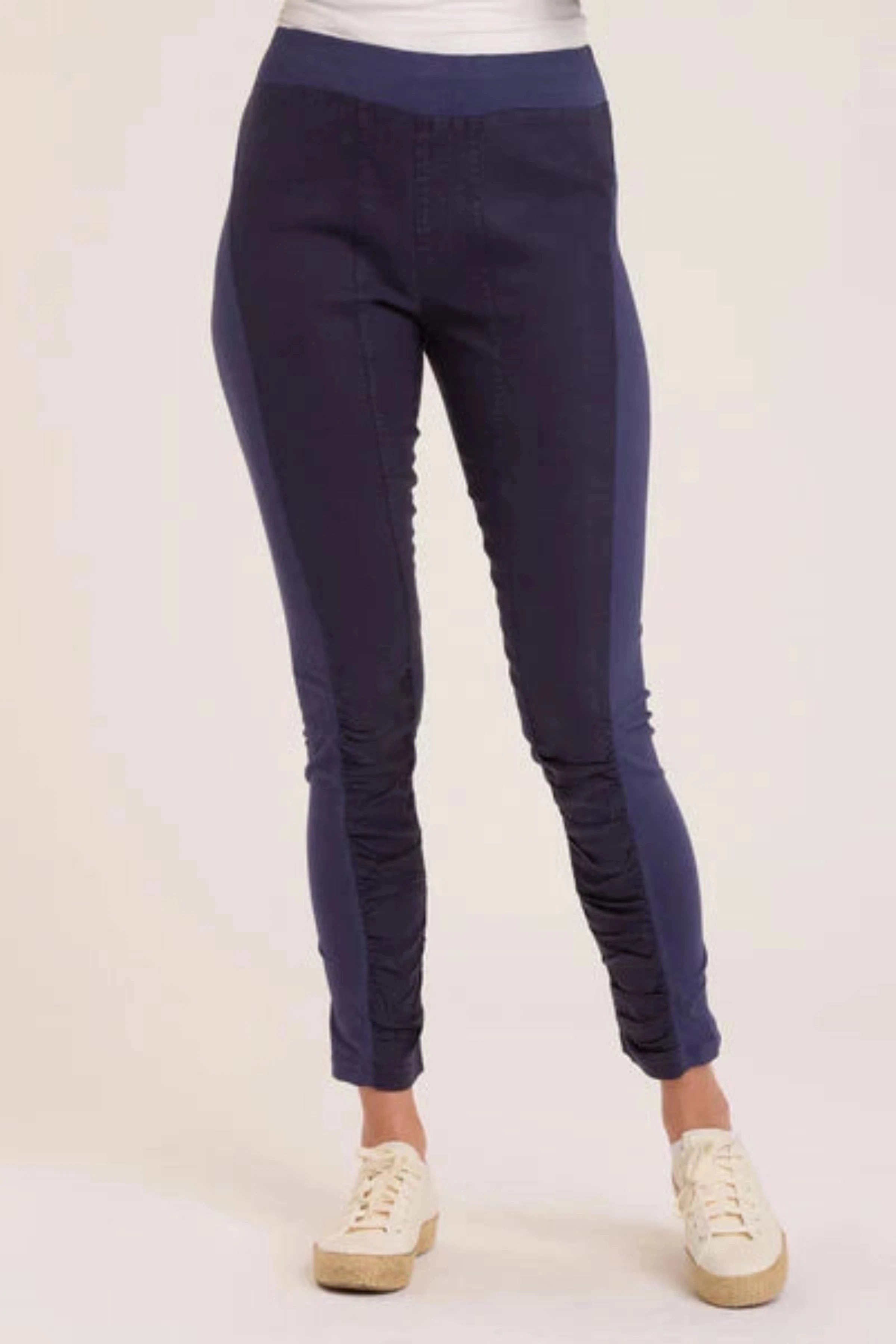 Dynamic Stylish Twill Alexa Legging