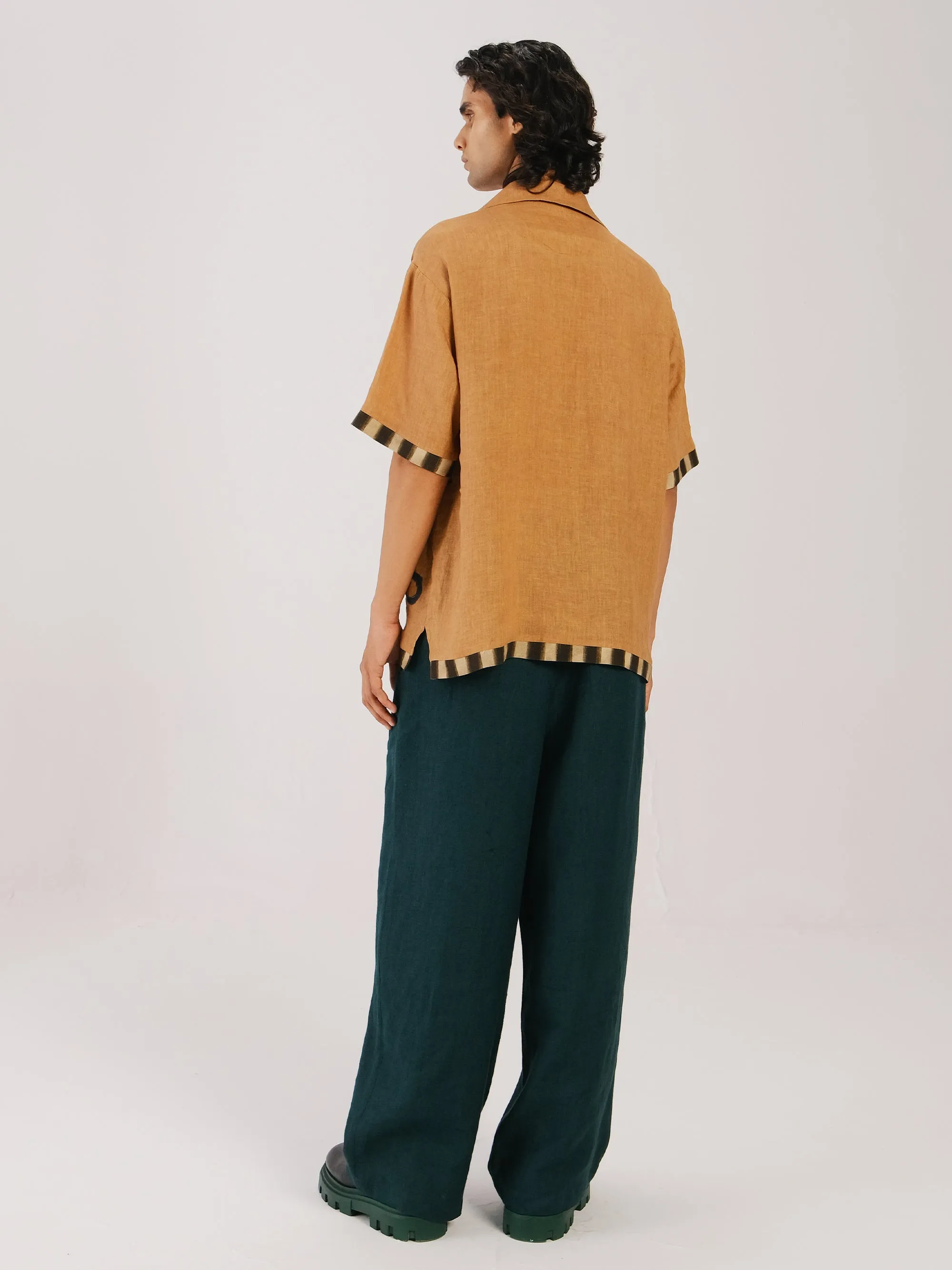 Tailored Silhouette Holiday Travel Unisex Shirt