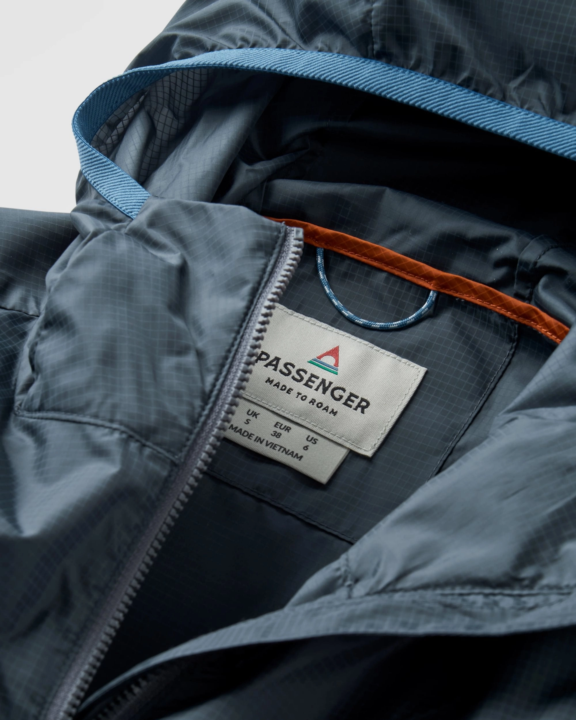 Viento Recycled Windshell Anorak - Charcoal Fashion Event Fade Resistant Exterior