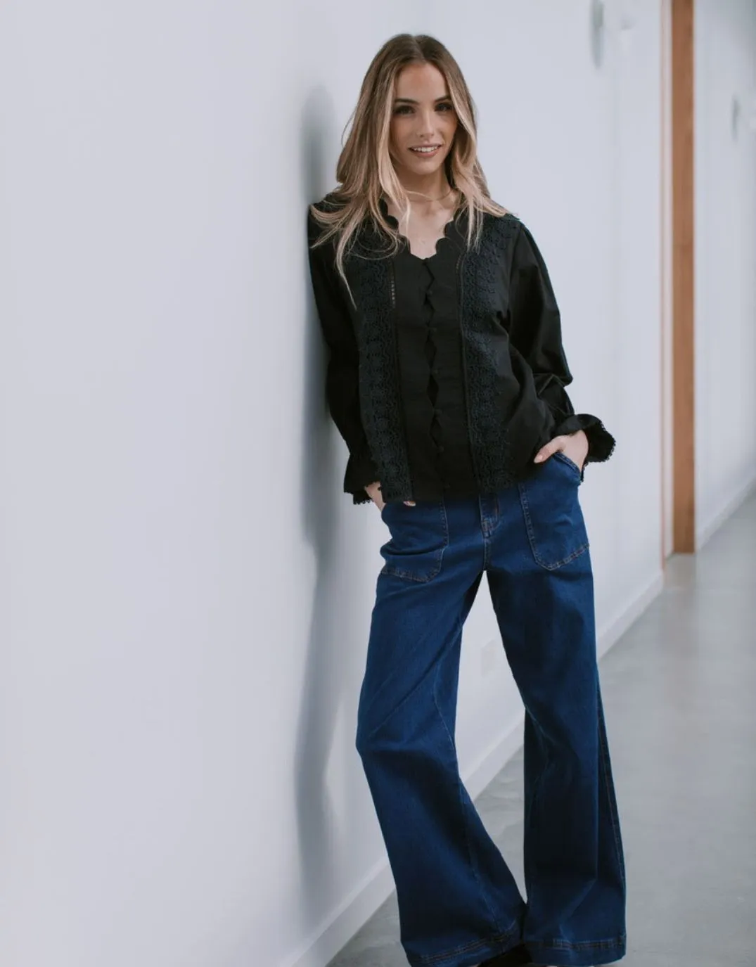 Boscolo Ruffle Cuff Shirt - Black Unmatched comfort