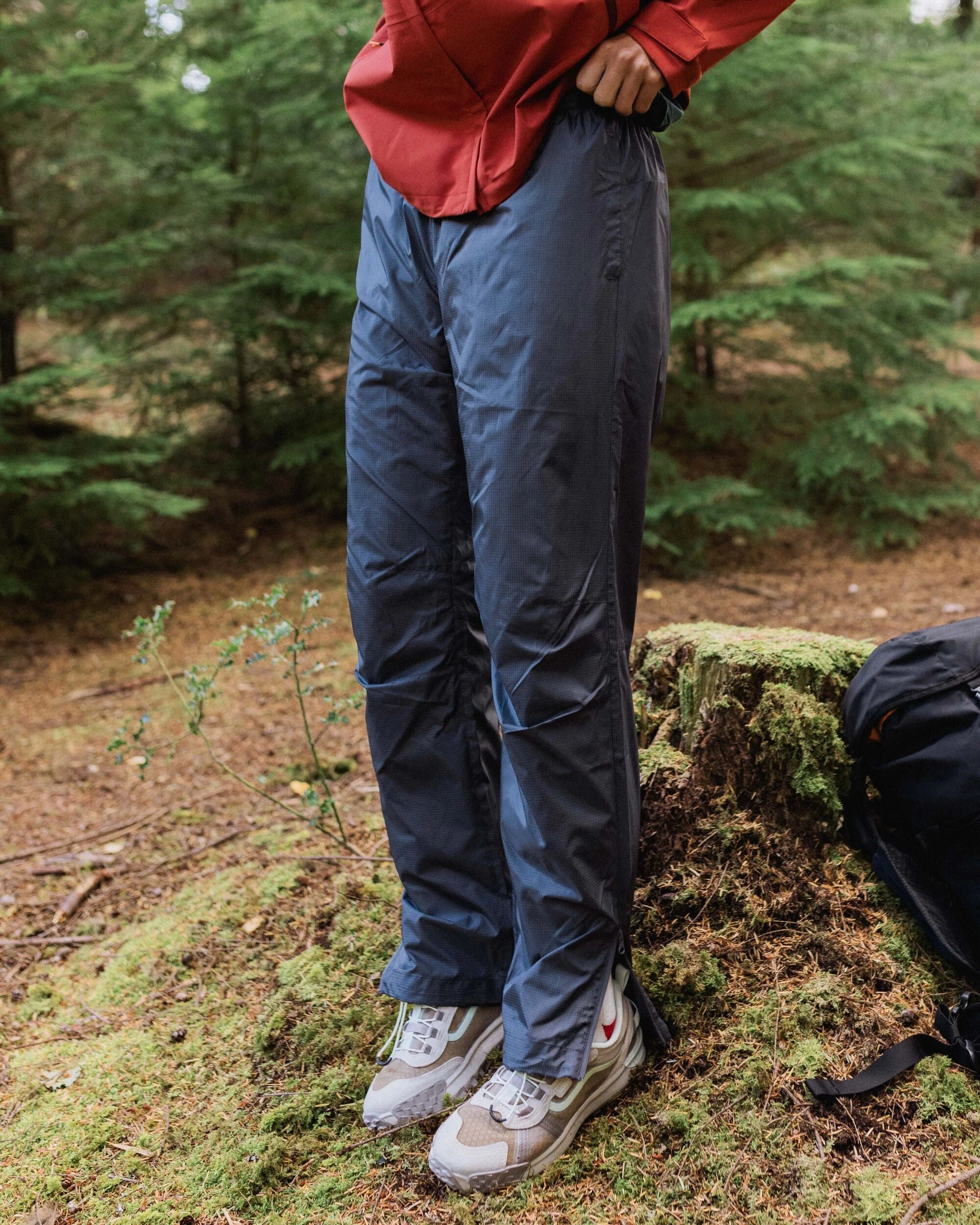 Flowy legs Roomy Fit Viento Recycled Windshell Trouser - Charcoal
