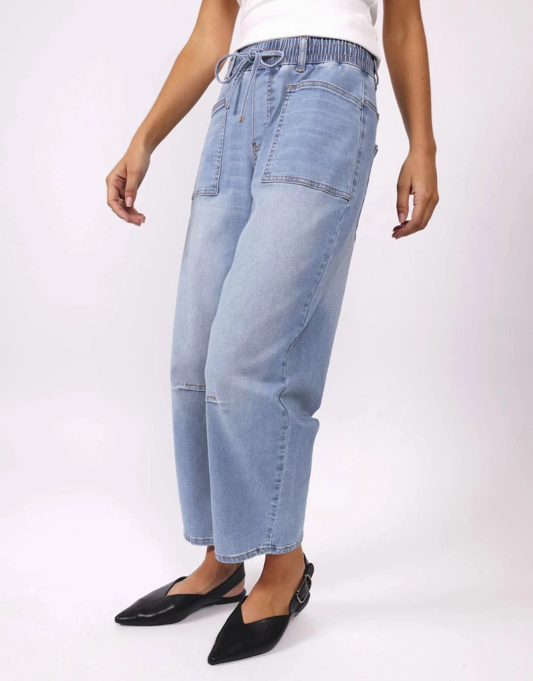 Leo Barrel Jeans - Light Denim Office Wear Casual Layer game