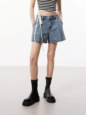 Contemporary Design Pleated Detail Denim Shorts