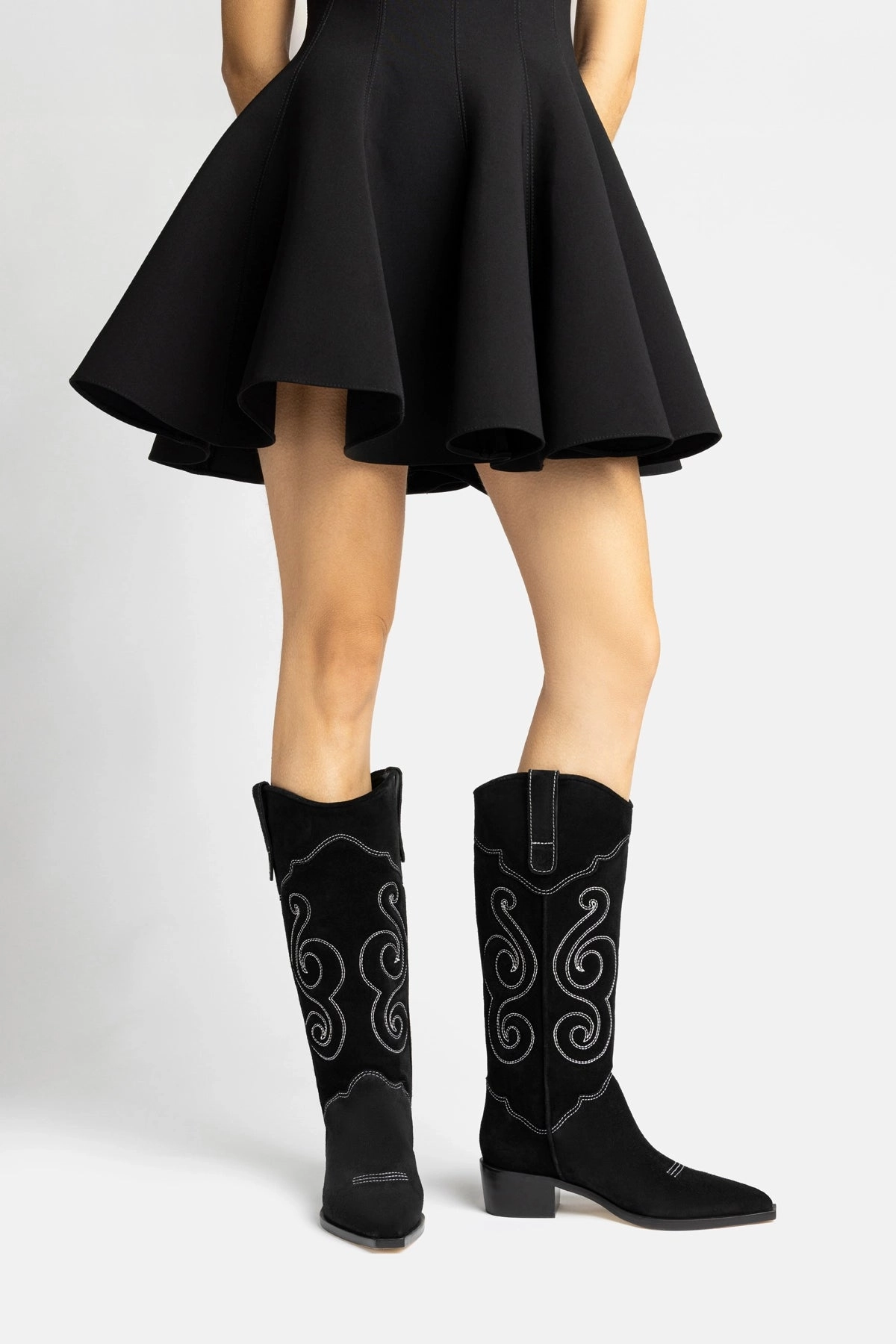 Casual Multi Surface Paloma Boot In Black Suede