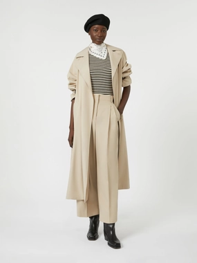 Snow Day Simple Urban Layer Weekend Max Mara Fatto Raincoat in Beige