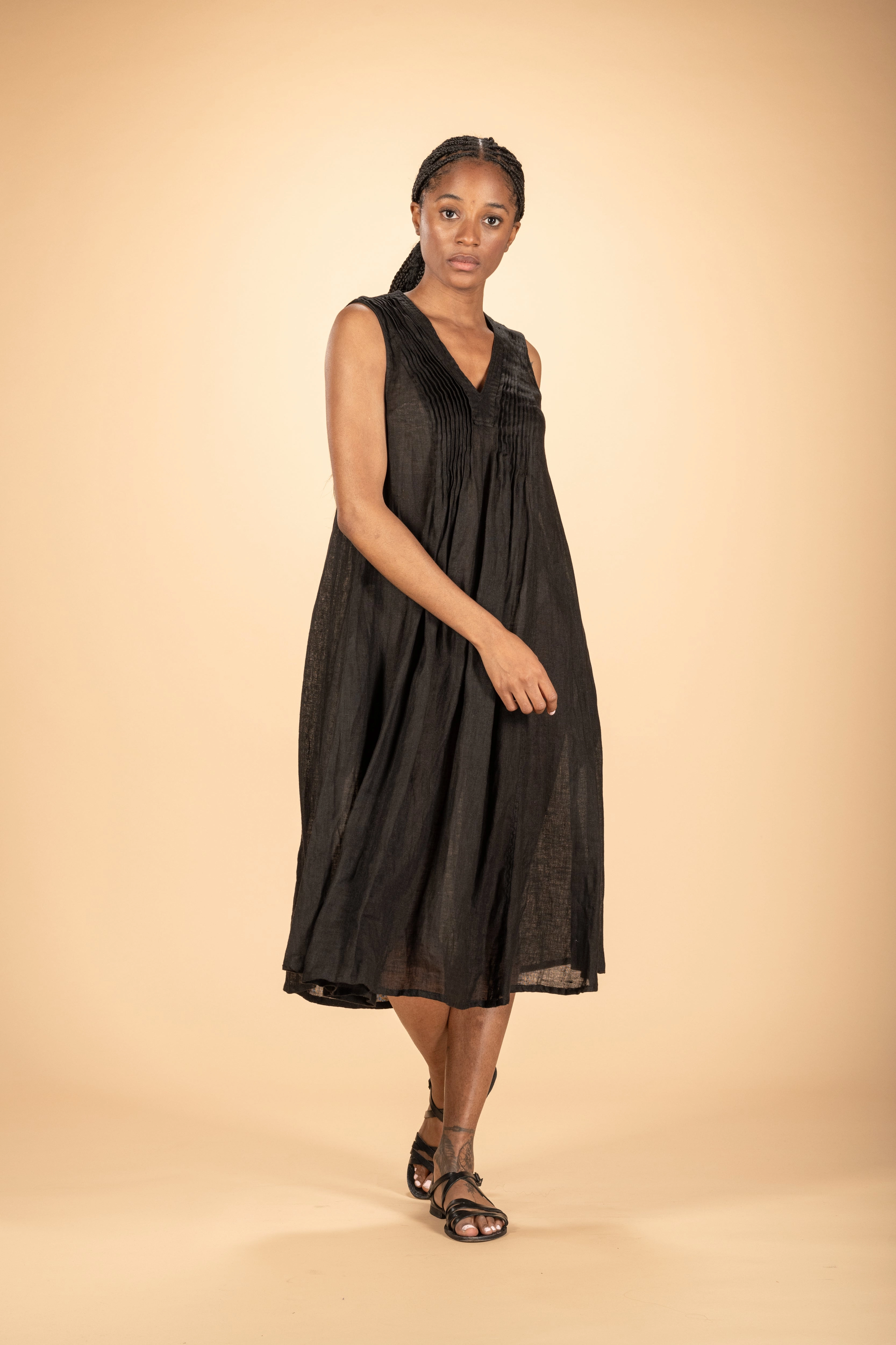 ZE2403R Marie Linen  Dress - Black Trendy Vibe Daytime Mood