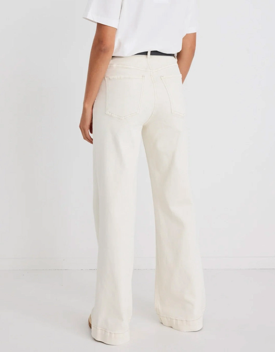 Zoey High Rise Stretch Denim Jean - Ecru Modern Spring Mood Relaxed Style Smart Casual Minimalist Style